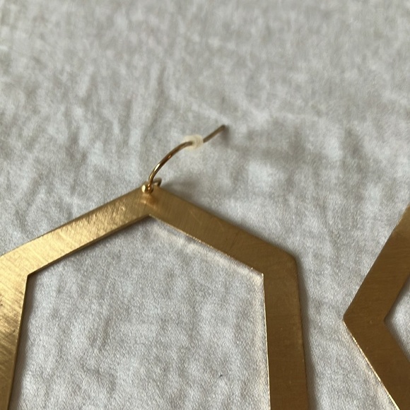 Unbranded: Brushed Gold Tone Hexagon Earrings - Picture 3 of 12